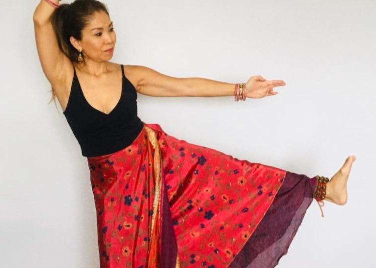 Professora de Yoga Nuria Sílvia Yonamine